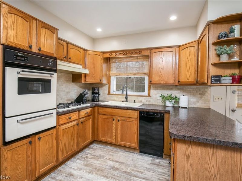 850 Robinson Avenue, Barberton, OH 44203 Photo 10