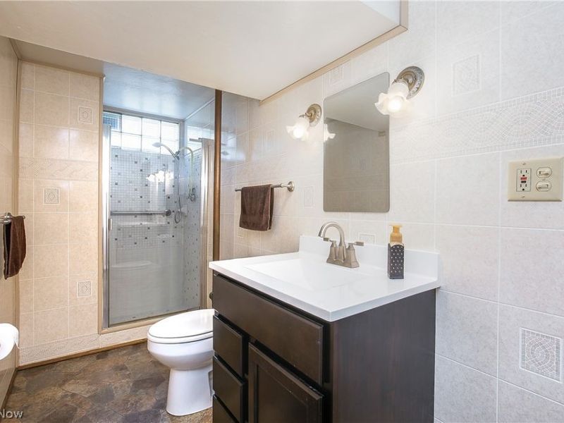 850 Robinson Avenue, Barberton, OH 44203 Photo 18