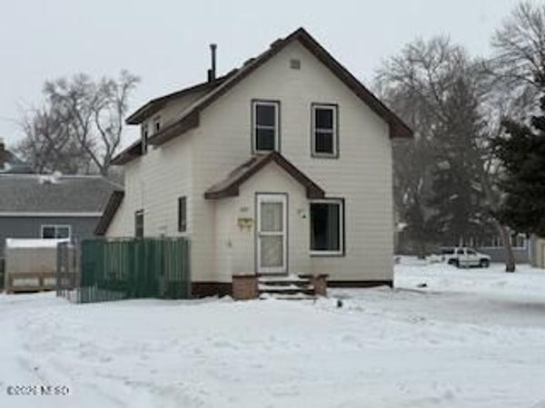 327 N BROADWAY STREET, Watertown, SD 57201
