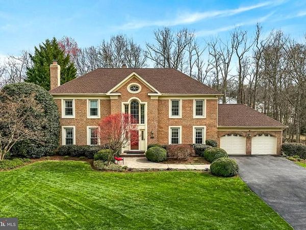 9527 CROSSPOINTE DRIVE, FAIRFAX STATION, VA 22039