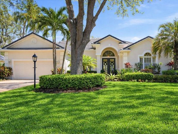 8113 COLLINGWOOD COURT, UNIVERSITY PARK, FL 34201