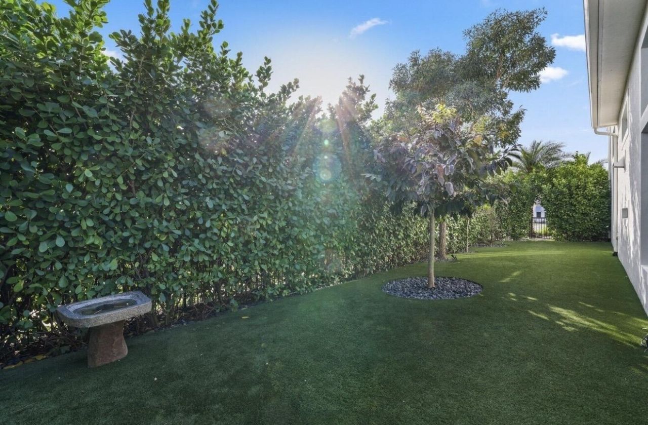 6903 NW 28th Avenue, Boca Raton, FL 33496 Photo