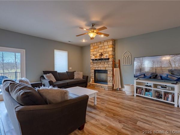 27 Westminster Place, Sunrise Beach, MO 65079