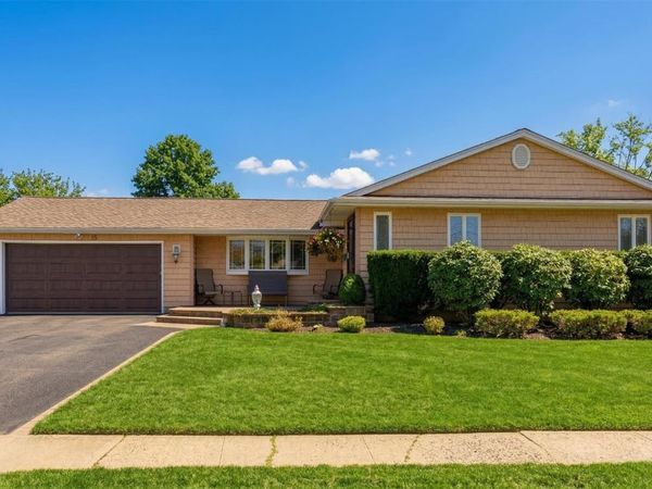 15 Leeward Lane , Commack, NY 11725