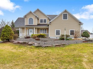 7541 Plum Hollow Circle, Liverpool, NY 13090