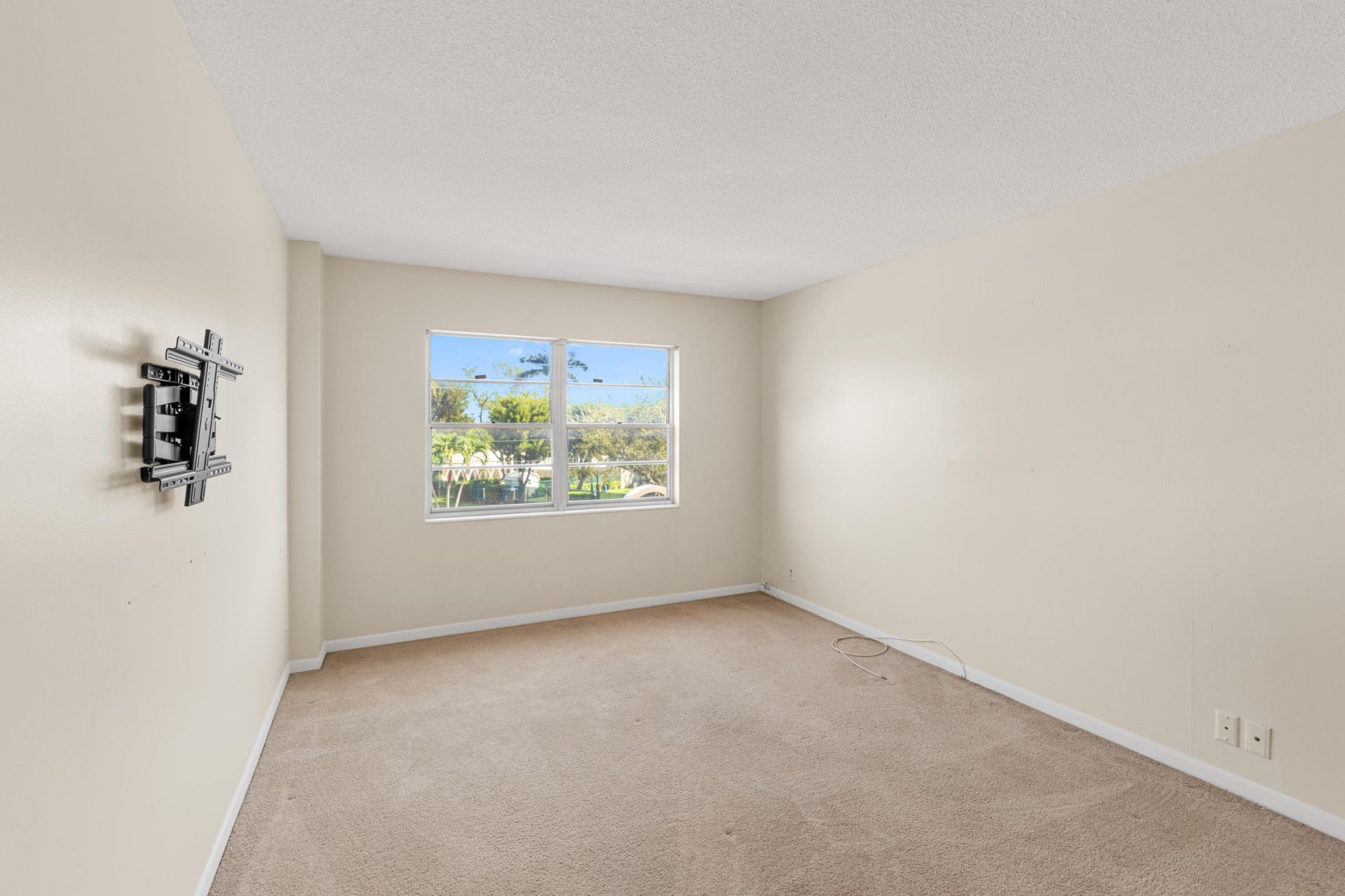 2500 NE 48th Lane, Unit 308, Fort Lauderdale, FL 33308 Photo