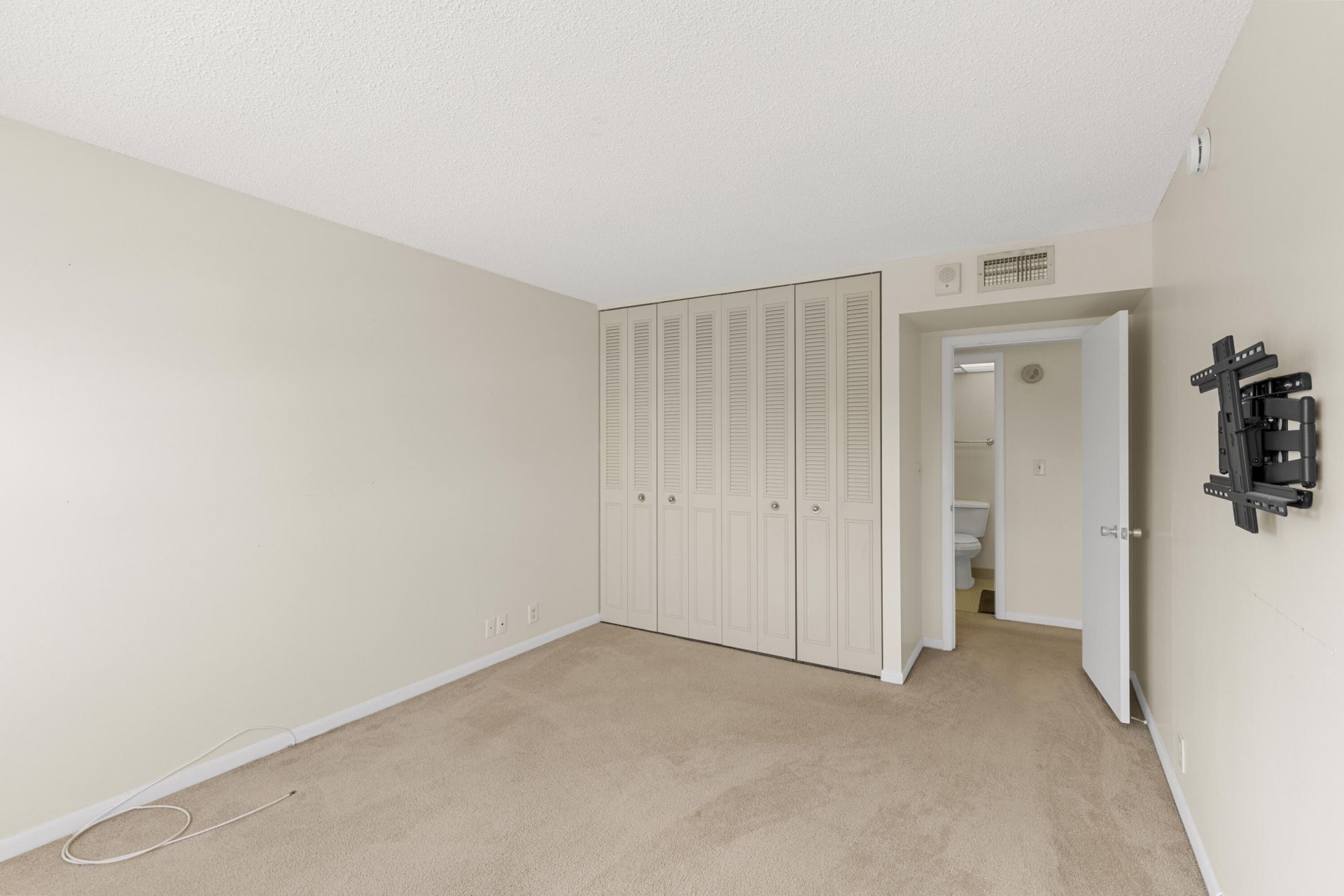 2500 NE 48th Lane, Unit 308, Fort Lauderdale, FL 33308 Photo