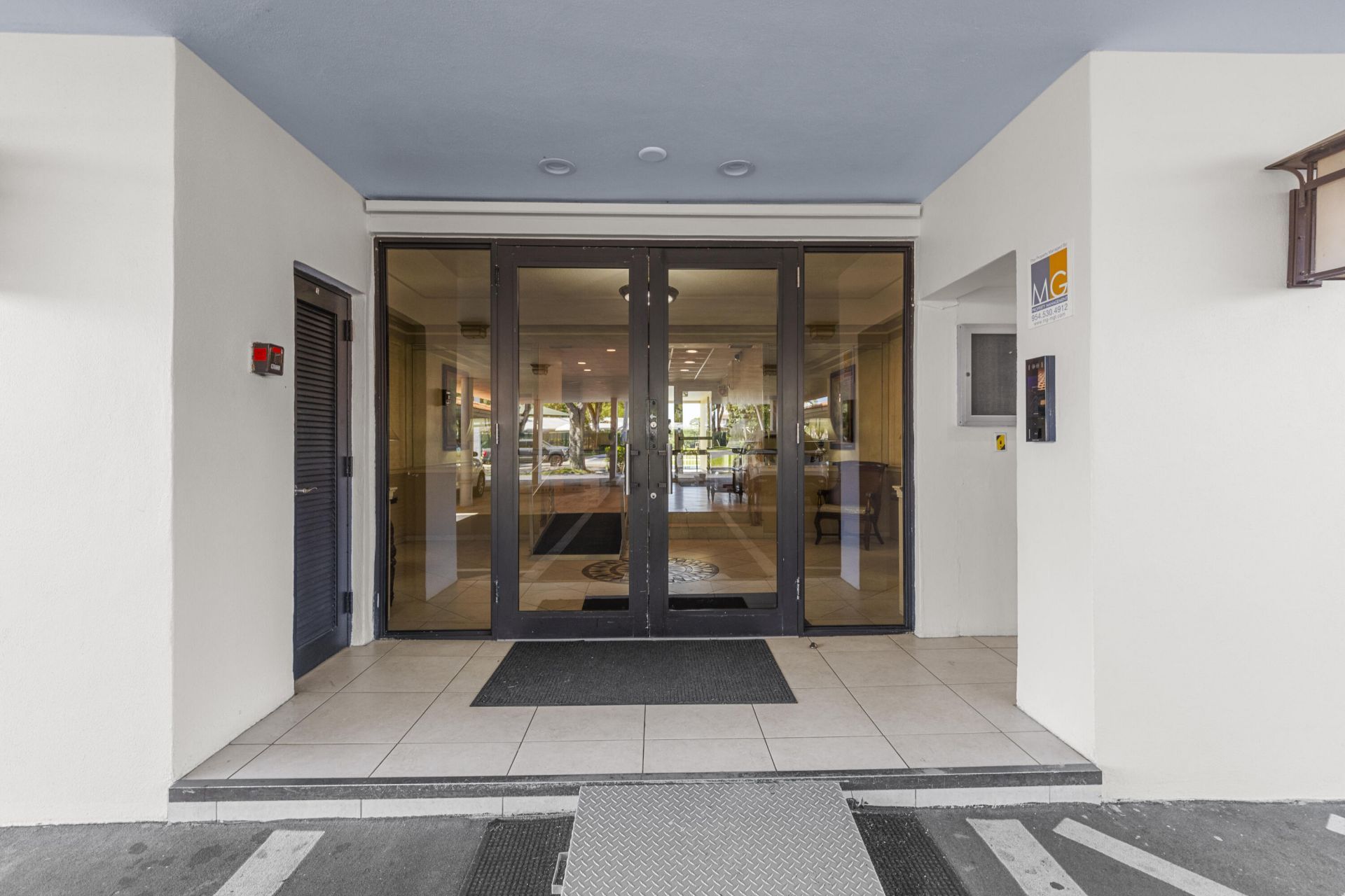 2500 NE 48th Lane, Unit 308, Fort Lauderdale, FL 33308 Photo