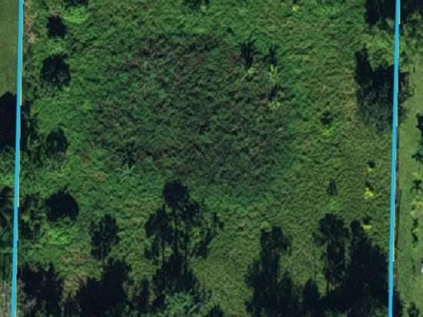 . Edinburgh Drive E, Loxahatchee, FL 33470