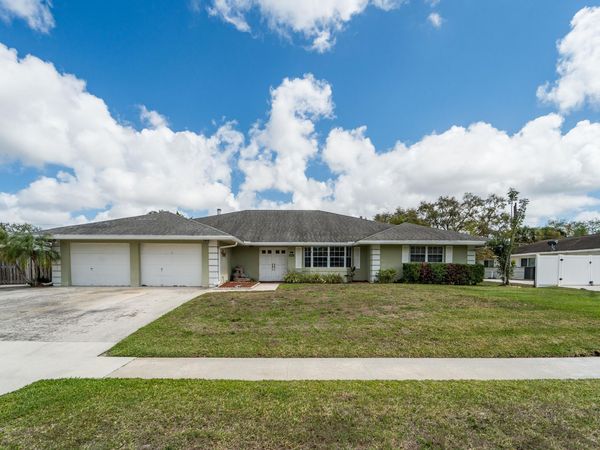 3194 Pebble Beach Drive, Lake Worth, FL 33467