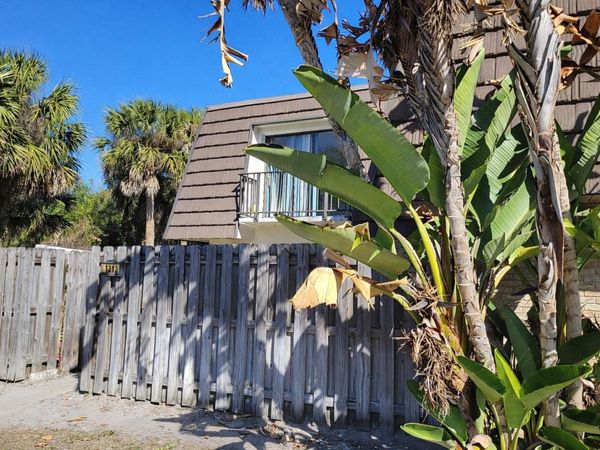 1313 VISTA OAKS CIRCLE NE, PALM BAY, FL 32905