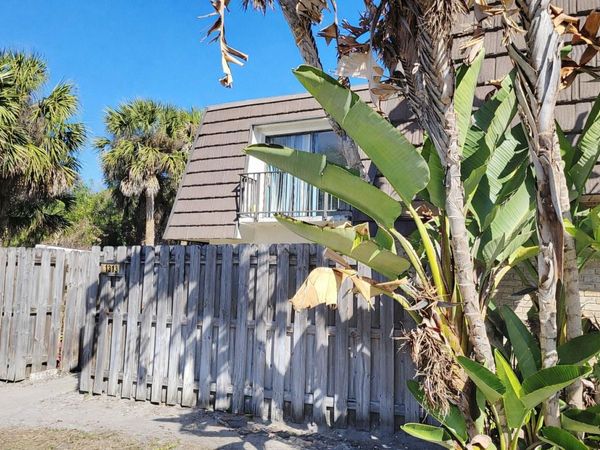 1313 VISTA OAKS CIRCLE NE, PALM BAY, FL 32905