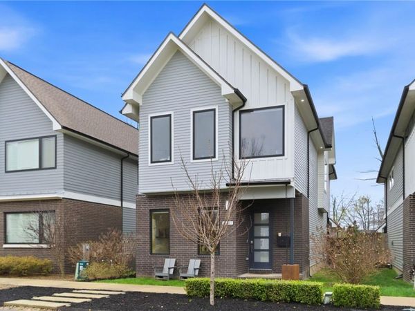 212 SE 7th Street , Bentonville, AR 72712