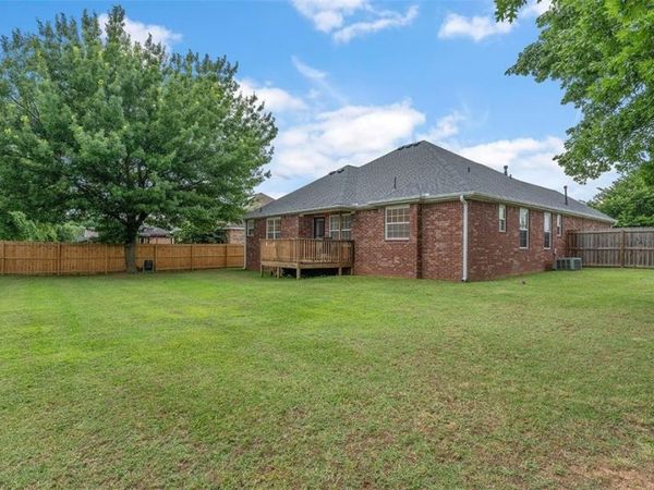 101 Fox Run, Centerton, AR 72719