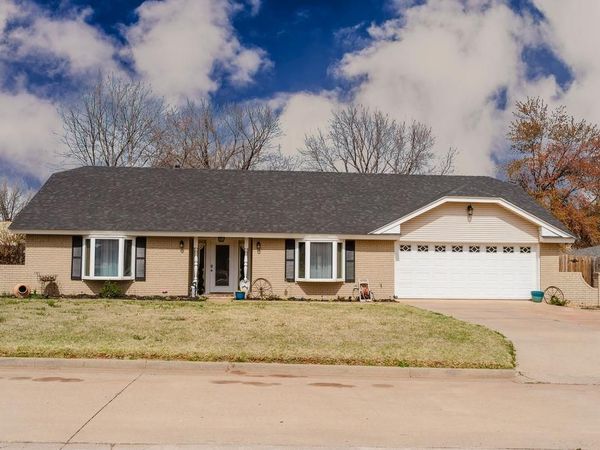 1315 Lynnwood Drive, Elk City, OK 73644