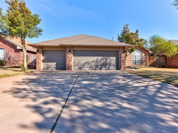 317 SE 6th Street, Moore, OK 73160
