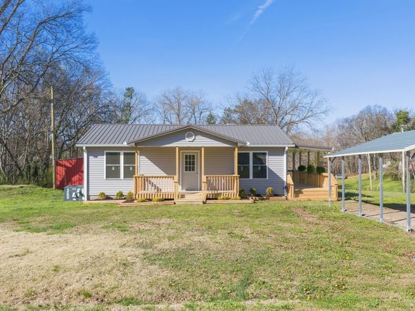 230 Texas Ave, Parsons, TN 38363