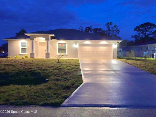 640 Roth Court SE , Palm Bay, FL 32909