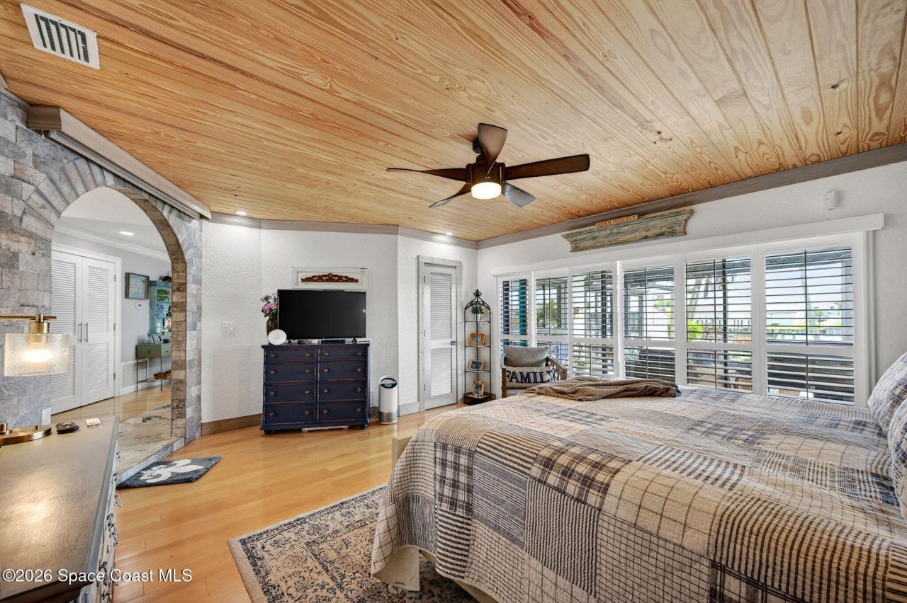 405 S Banana River Boulevard , Cocoa Beach, FL 32931 Photo