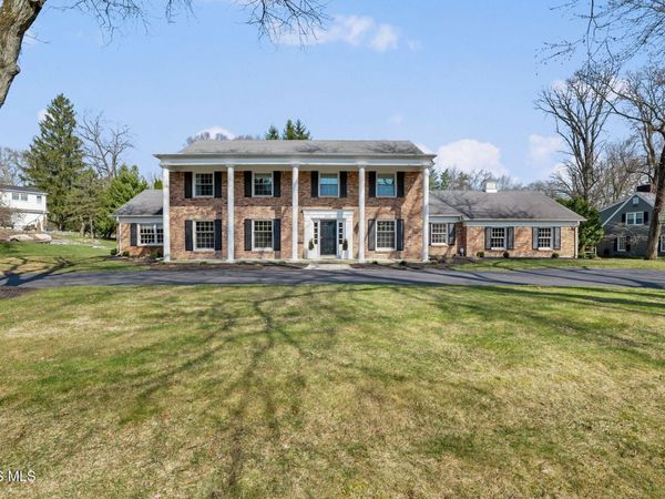 2442 Brookview Drive, Ottawa Hills, OH 43615