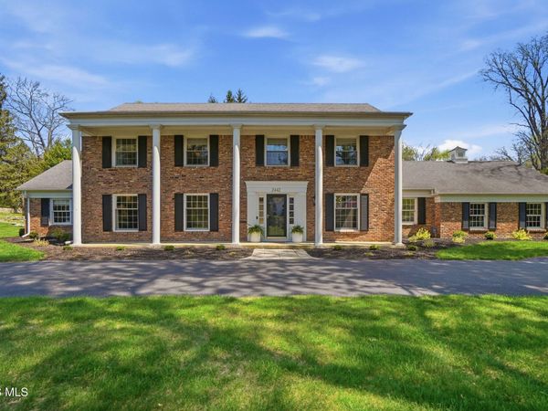 2442 Brookview Drive, Ottawa Hills, OH 43615