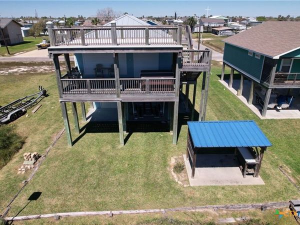 403 W Maple Street, Port O'Connor, TX 77982