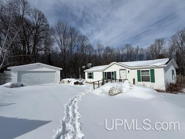 101 Hill Farm Road, Mastodon Twp, MI 49920