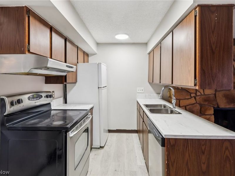 1581 Treetop Trail, Unit 26, Akron, OH 44313 Photo 12