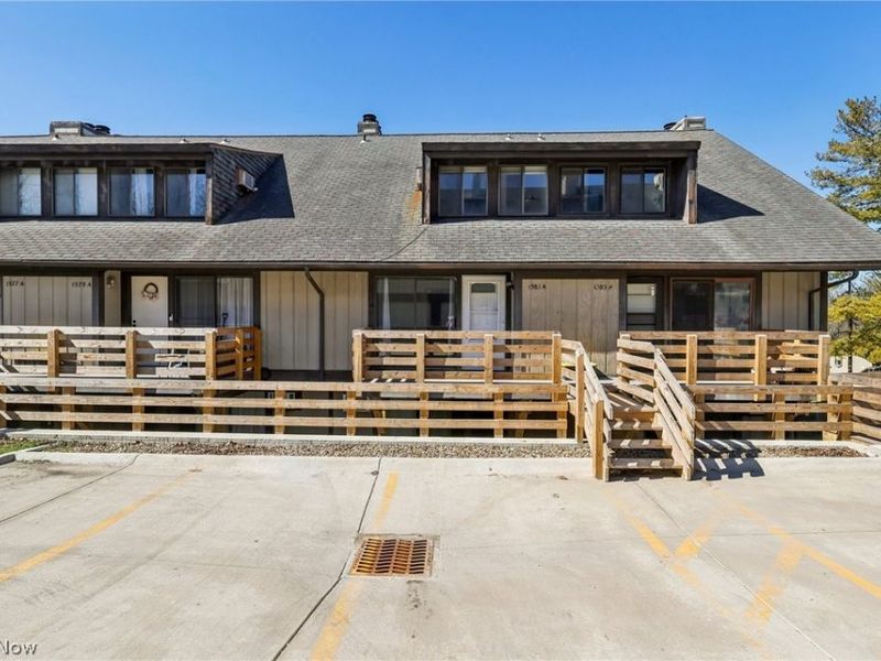 1581 Treetop Trail, Unit 26, Akron, OH 44313 Photo 2