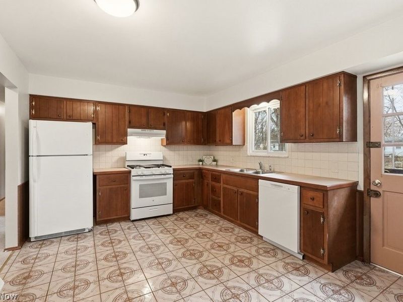 1285 Gale Drive, Kent, OH 44240 Photo 12