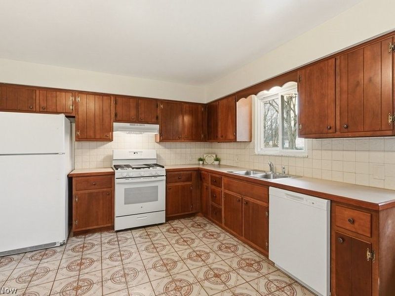 1285 Gale Drive, Kent, OH 44240 Photo 13