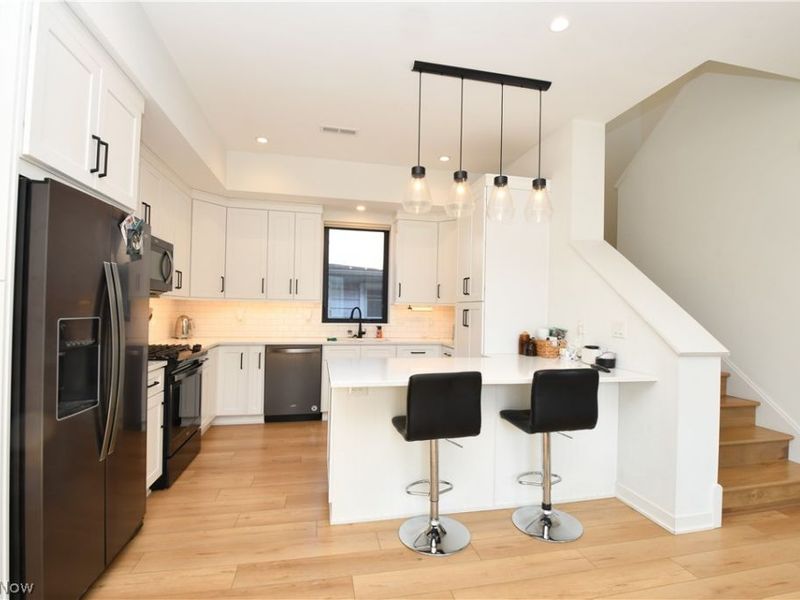 1898 E 123rd Street, Unit 102, Cleveland, OH 44106 Photo 4