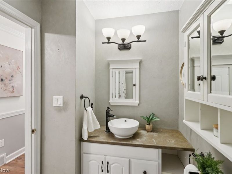 11981 Clay Street, Huntsburg, OH 44046 Photo 21