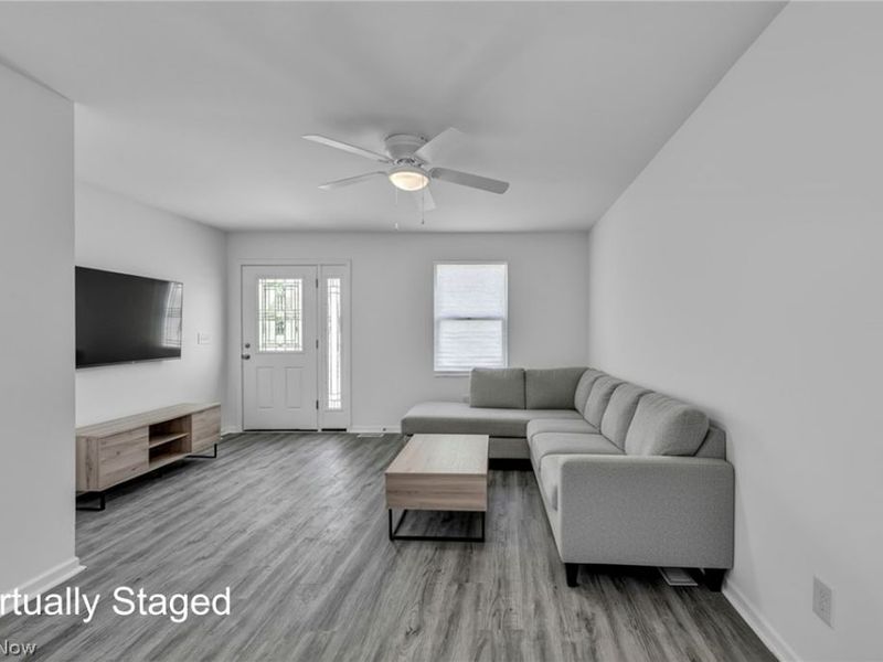 15800 Northwood Avenue , Maple Heights, OH 44137 Photo 11