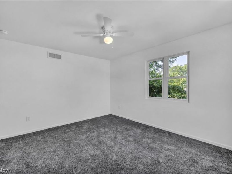 15800 Northwood Avenue , Maple Heights, OH 44137 Photo 33