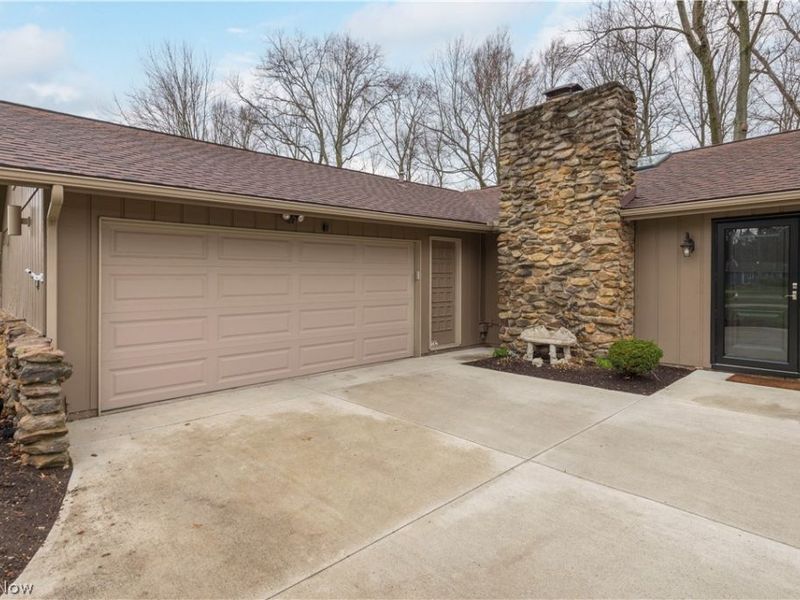 5757 Hickory Trail, North Ridgeville, OH 44039 Photo 3