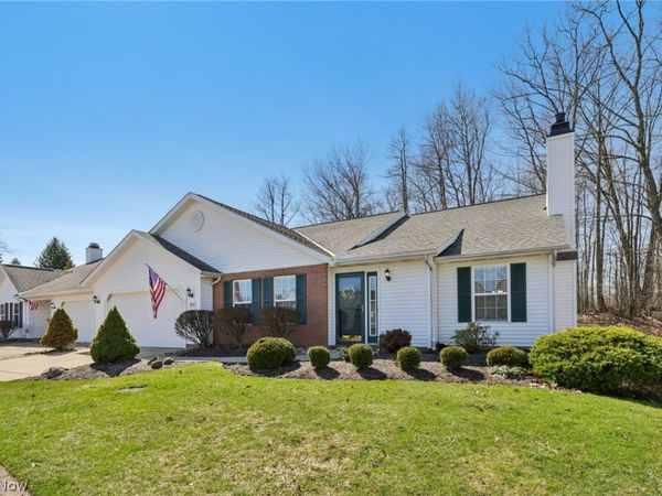 205 Bridgewater Lane, Chardon, OH 44024