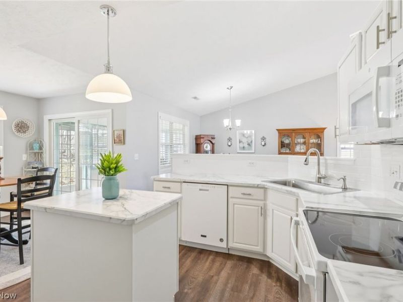 205 Bridgewater Lane, Chardon, OH 44024 Photo 13