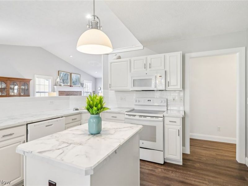 205 Bridgewater Lane, Chardon, OH 44024 Photo 14