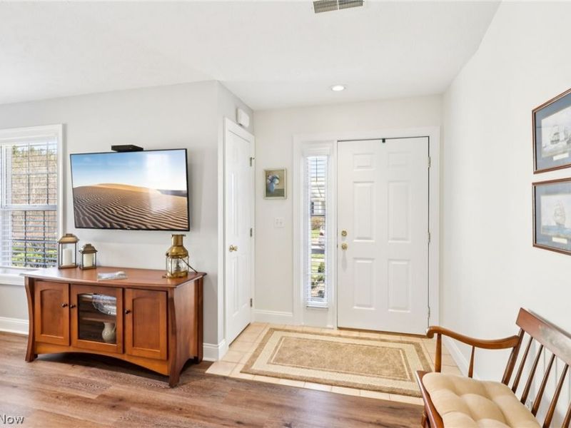 205 Bridgewater Lane, Chardon, OH 44024 Photo 4