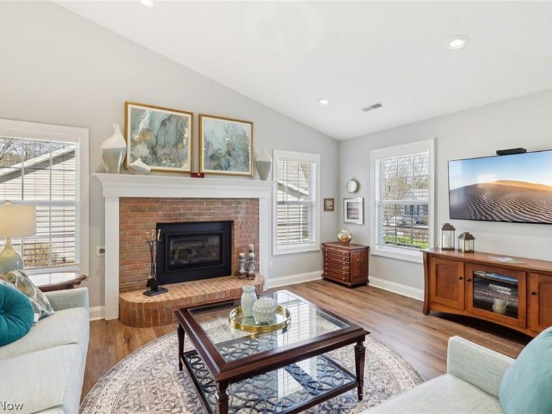 205 Bridgewater Lane, Chardon, OH 44024 Photo 5