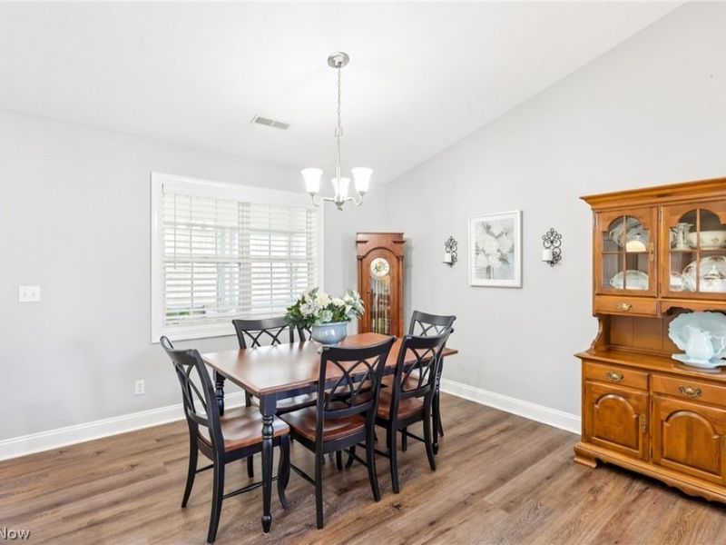 205 Bridgewater Lane, Chardon, OH 44024 Photo 8