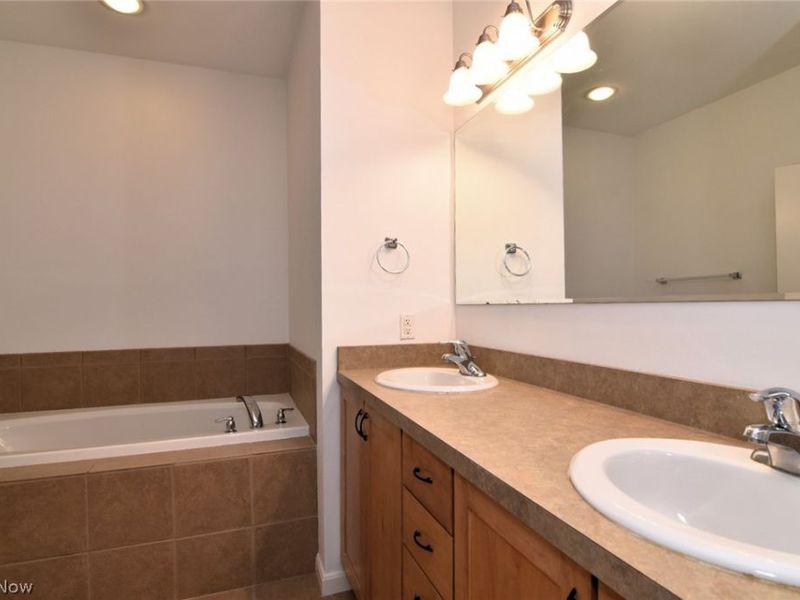 3215 Euclid Heights Boulevard, Cleveland Heights, OH 44118 Photo 18