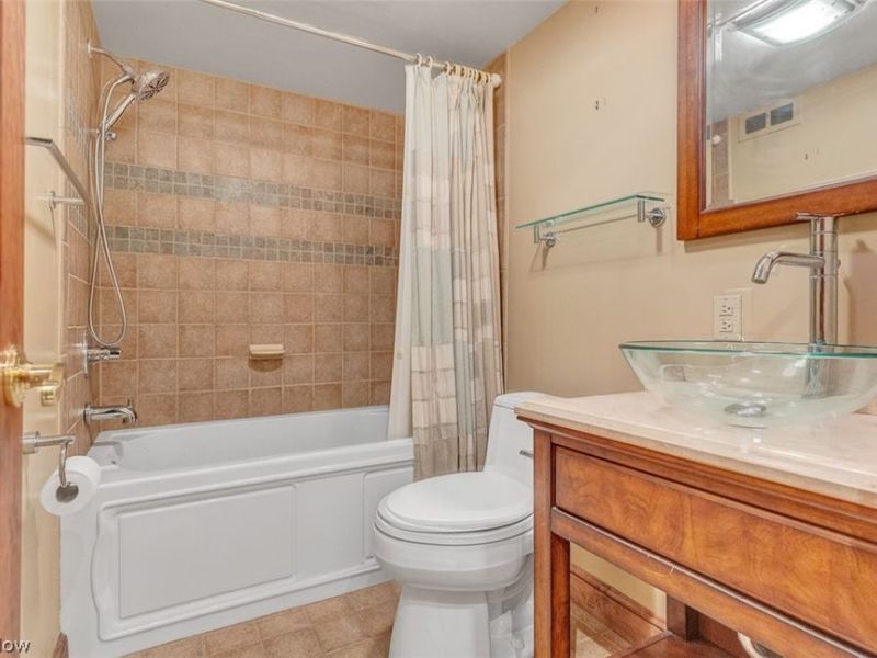 2990 Hampton Road, Cleveland, OH 44120 Photo 21