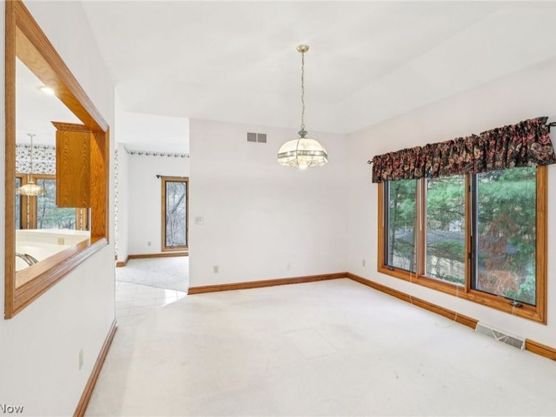 2800 Valley Road, Cuyahoga Falls, OH 44223 Photo 12