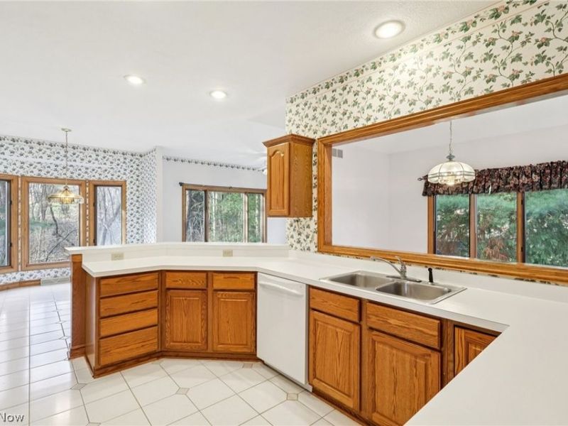 2800 Valley Road, Cuyahoga Falls, OH 44223 Photo 15