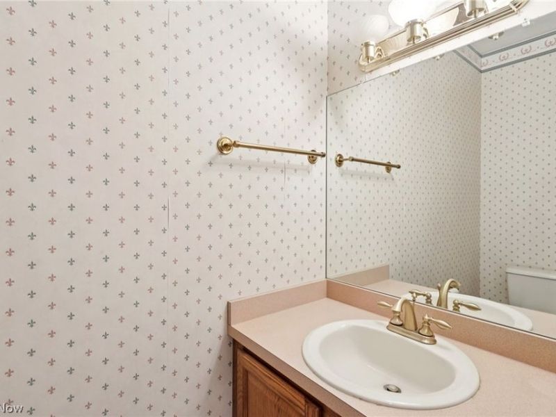 2800 Valley Road, Cuyahoga Falls, OH 44223 Photo 21