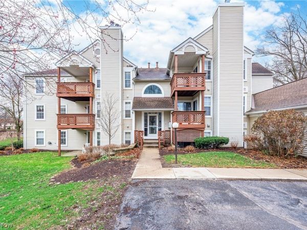 1304 Cedarwood Drive, Unit D3, Westlake, OH 44145