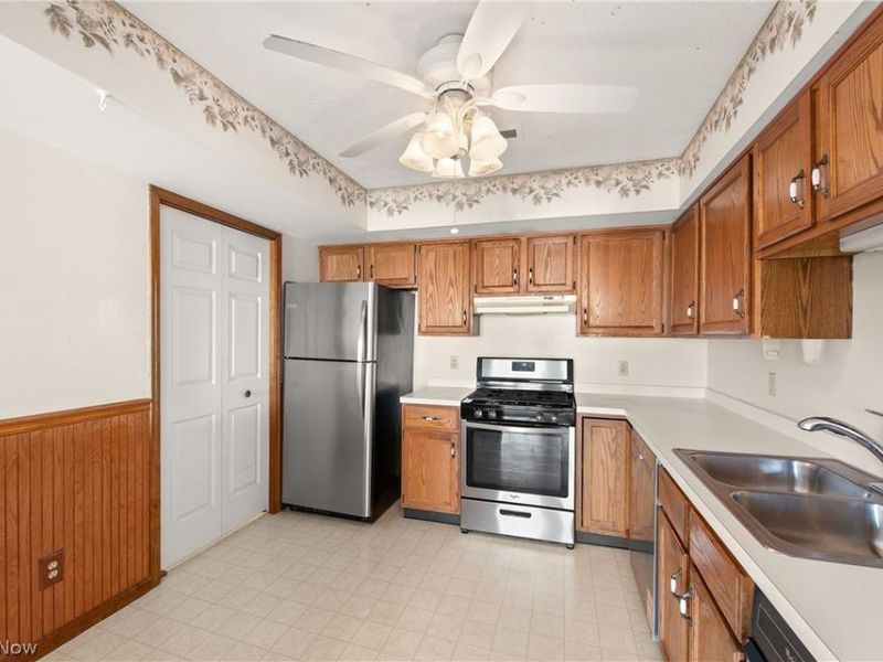 1304 Cedarwood Drive, Unit D3, Westlake, OH 44145 Photo 13