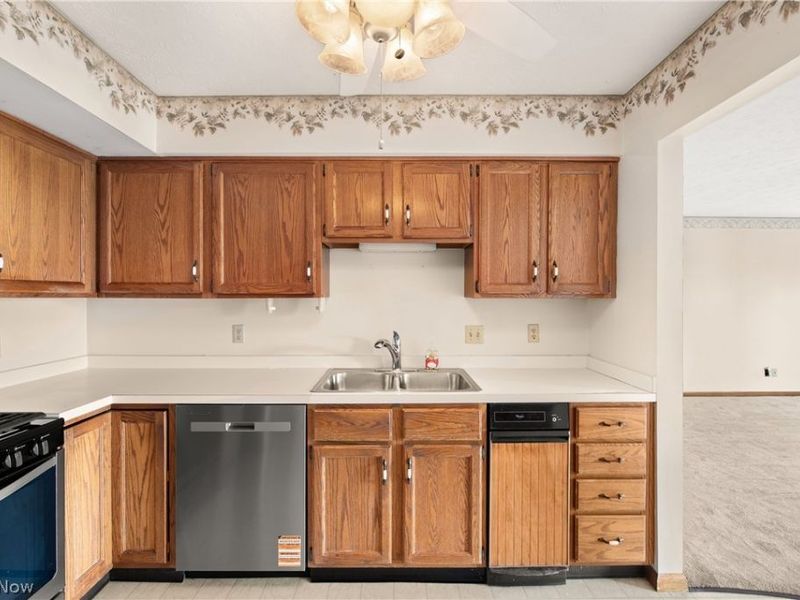 1304 Cedarwood Drive, Unit D3, Westlake, OH 44145 Photo 14